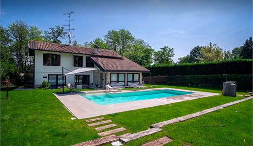 CASTELLETTO  TICINO - AFFITTASI SPLENDIDA VILLA INDIPENDENTE CON PISCINA E AMPIO GIARDINO